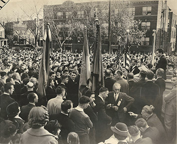 1938, October 17. AA. Chicago, Illinois. 5,000 Ukrainian Chicagoans protest against treatment of their nationality by Poland (Front)