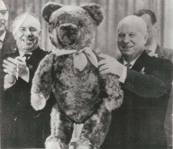 1963, January 19. AA. Berlin, East Germany. KHRUSHCHEV DISPLAYS HIS TEDDY BEAR. AP Wirephoto (Front)