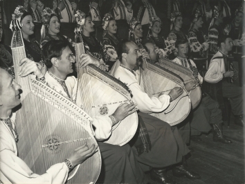 1969, July 1. AA. New York City, New York. Rehearsal of the Soviet Ukrainian chorus and dancers performing with bandura, a national Ukrainian musical instrument. Keystone Press Agency (Front)