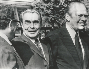 1975, July 30. AA. Helsinki, Finland. Soviet Leader Leonid Brezhnev chatted with U.S. Secretary of State Henry Kissinger, when he came to the American embassy to meet U.S. President Ford. This was during the 35-nation summit, where British Prime Minister Wilson directly challenged “Brezhnev doctrine” and Helsinki Final Act was signed. AP Wirephoto (Front)