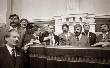 1991, August 24. GA. Kyiv, Ukraine. People’s Representatives in Verkhovna Rada, including Vyacheslav Chornovil, Ivan Zayets, Dmytro Pavlychko and Les Tanyuk during the extraordinary session, when the Declaration of Independence of Ukraine was adopted. Photo by Oleksandr Klymenko